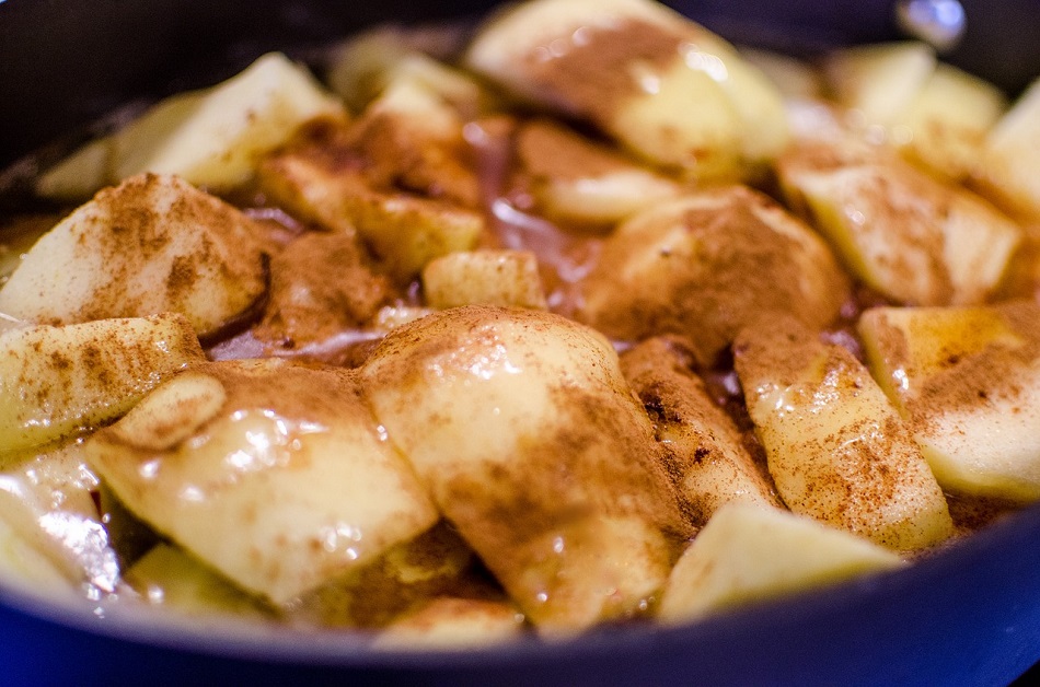 Homemade apple pie filling