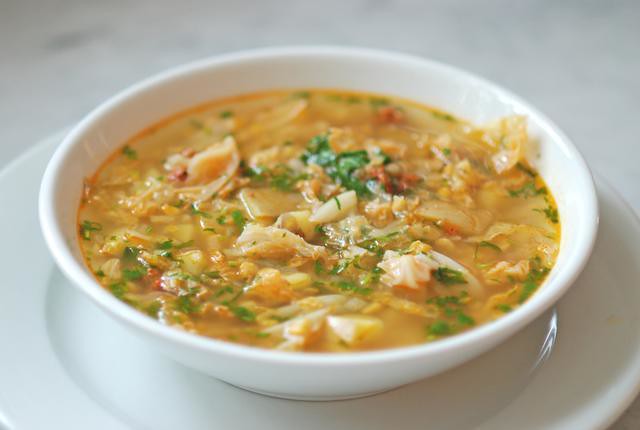 slow cooker cabbage soup