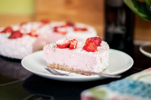 strawberry cream cheese pound cake