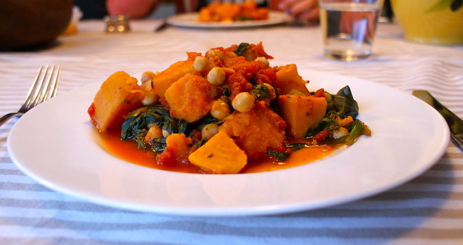 sweet potato curry with spinach and chickpeas
