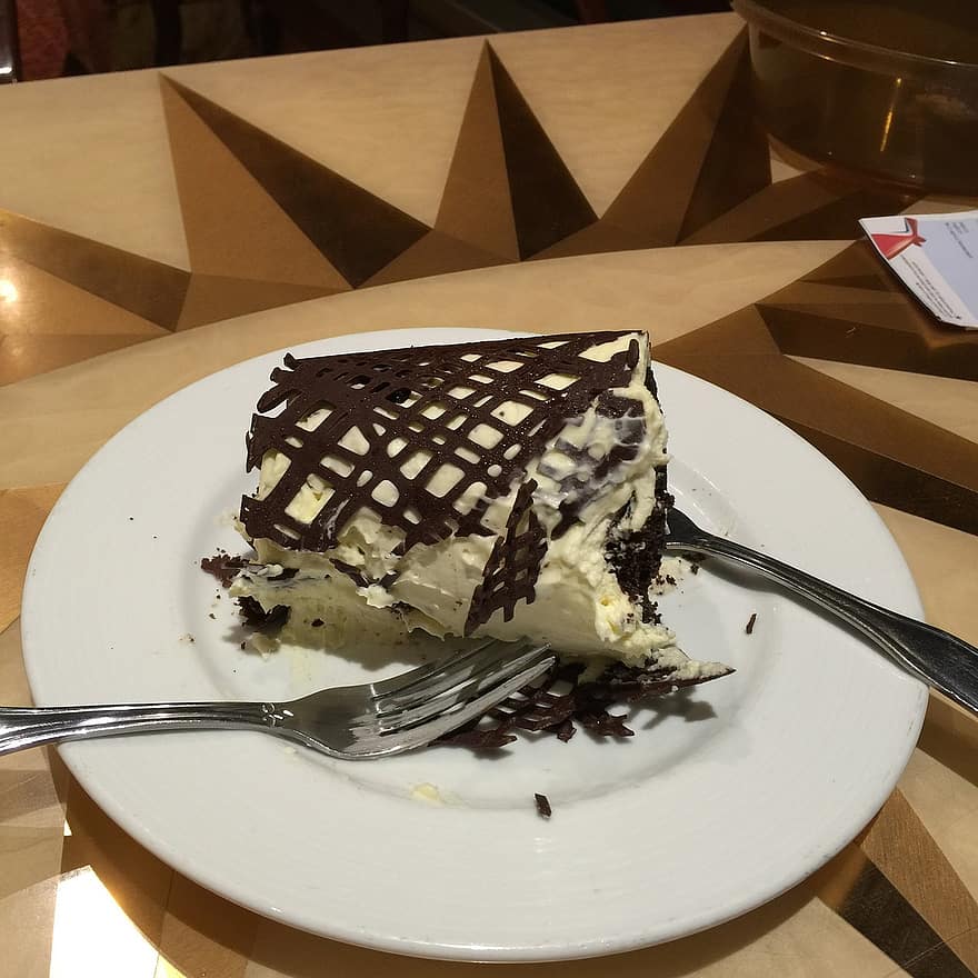 delicious ice cream cake