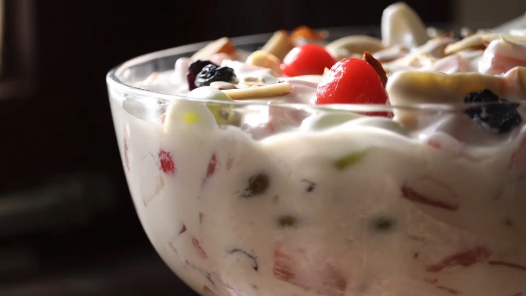 Chilled Creamy Poppy Seed Pasta and Fruit Salad Recipe