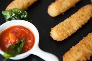 Copycat TGI Fridays’ Mozzarella Sticks Recipe
