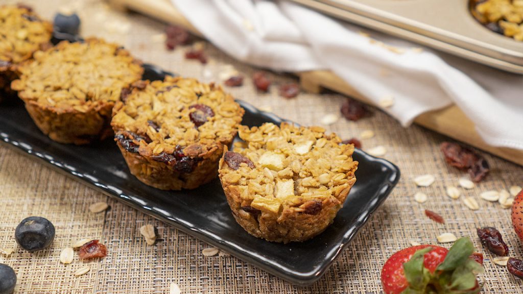 Diabetic Friendly Apple Oatmeal Muffins Recipe, easy and healthy breakfast baked oatmeal muffin recipe