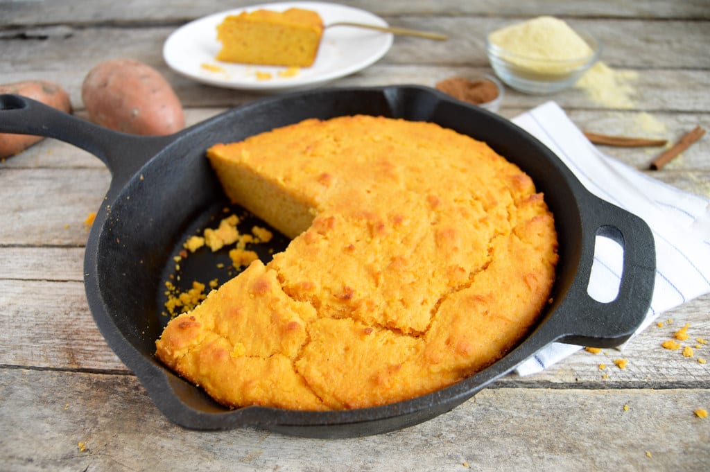 Copycat Old Country Buffet’s Sweet Cornbread Recipe