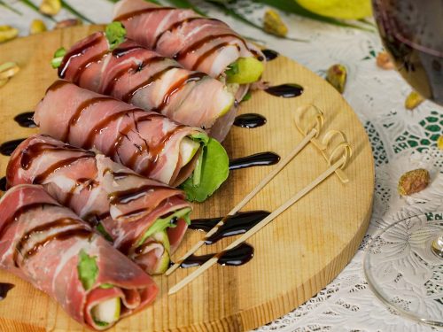 prosciutto-wrapped-pears-with-blue-cheese-recipe