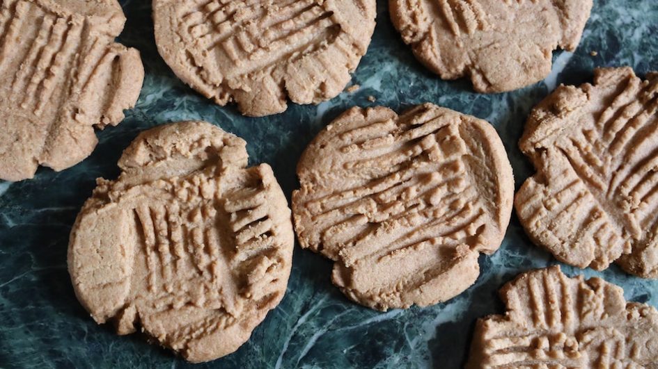 super easy peanut butter cookies