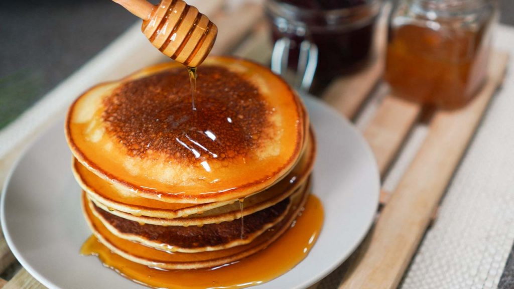 Denny's-Inspired-Fluffy-Pancakes