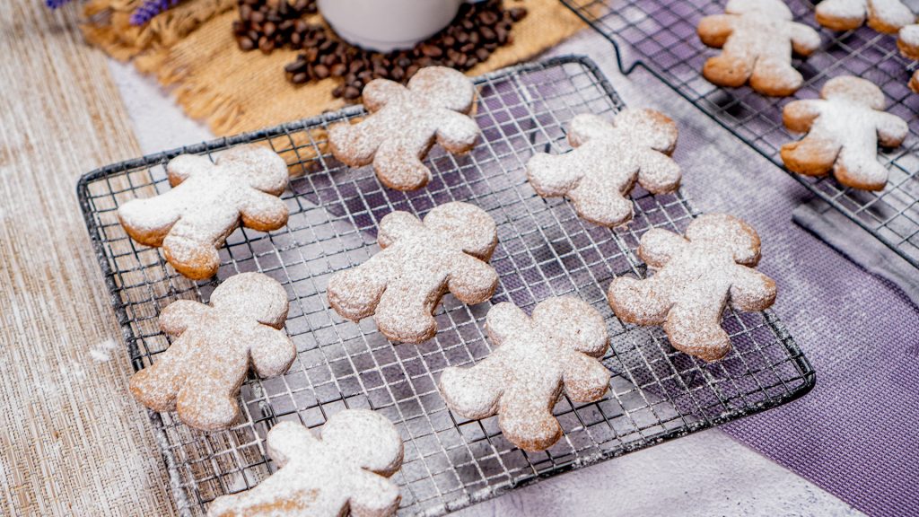 easy-gingerbread-cookies-recipe