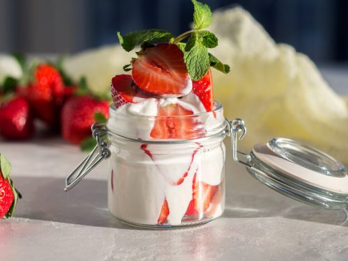 Fresas con Crema (Strawberries and Cream) Recipe, mexican dessert recipe, strawberries and cream