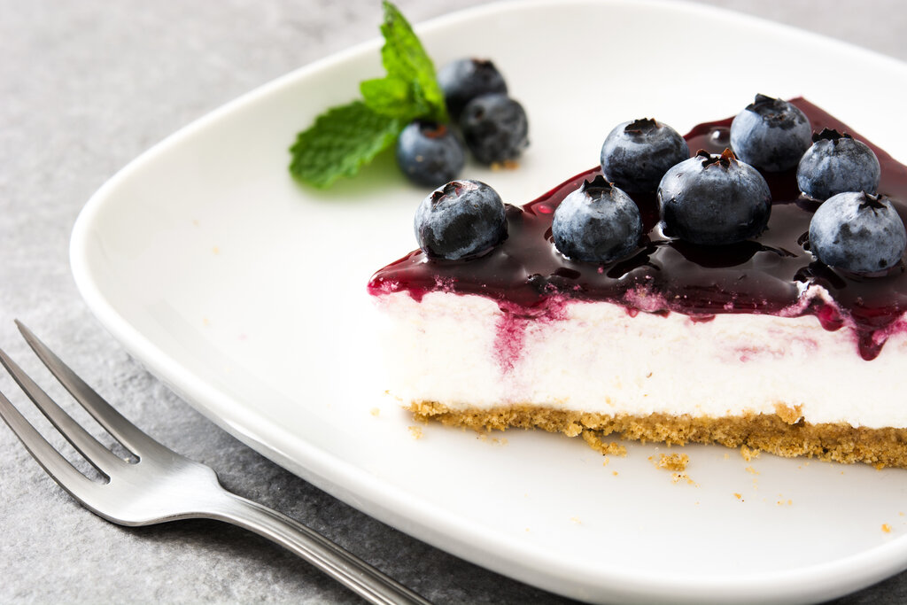 No-Bake Blueberry Cream Cheese Pie, blueberry dessert with cream cheese filling and blueberry glaze