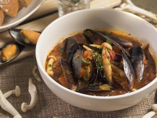 Spicy Tomato Slow Cooker Mussels Recipe