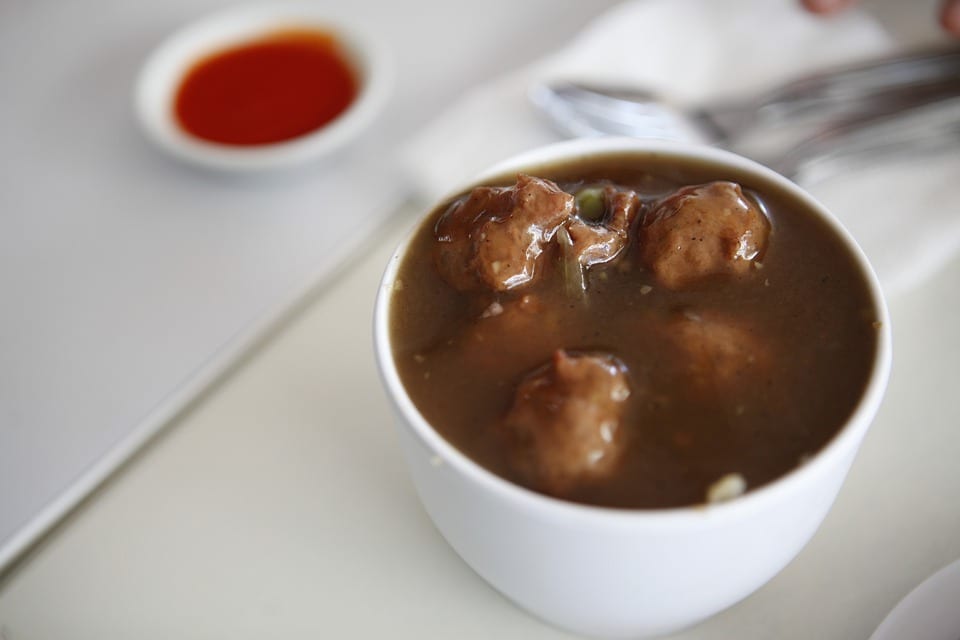 delicious crockpot meatball and gravy