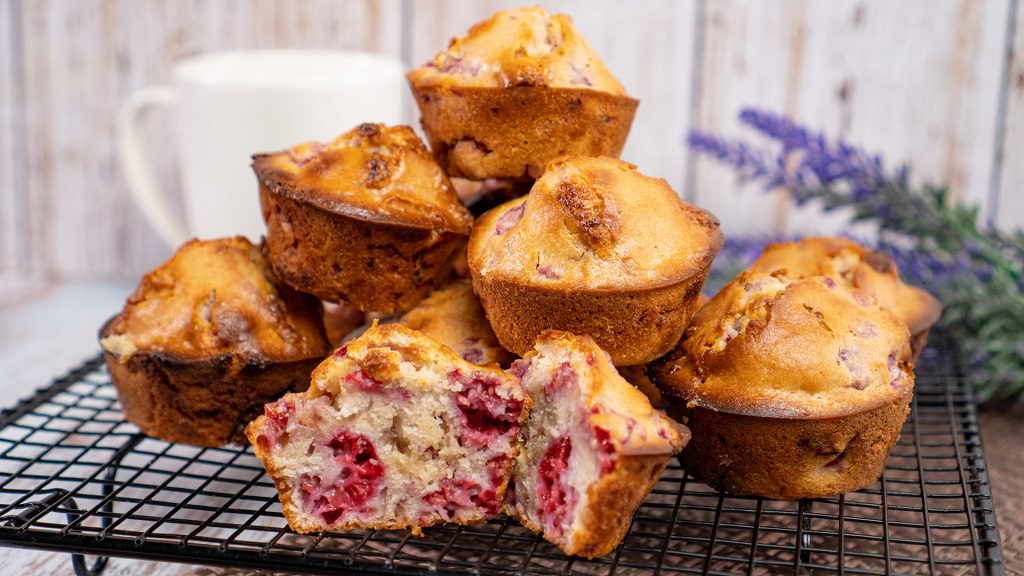 raspberry-white-chocolate-muffins-recipe