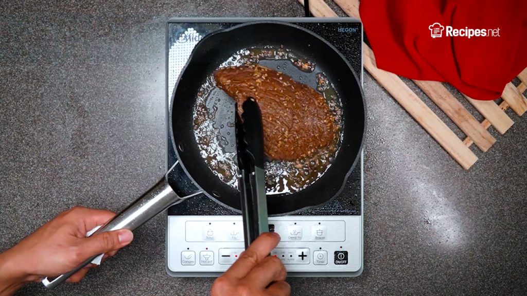 Preparing the Copycat Applebee’s House Sirloin Steak Recipe