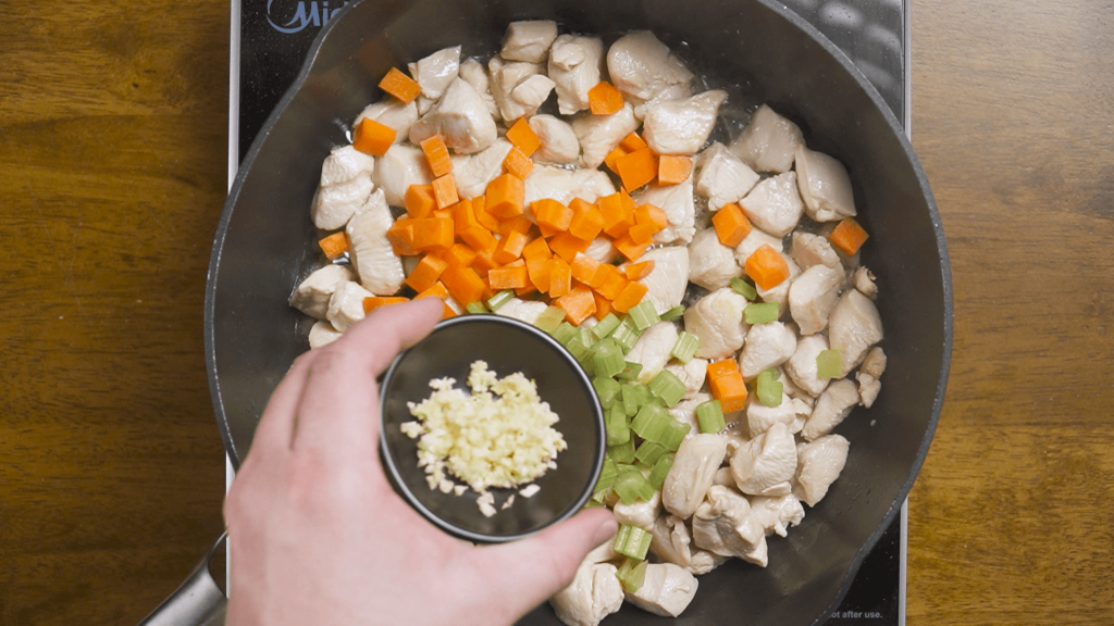 https://recipes.net/wp-content/uploads/2020/08/chicken-noodle-soup-1024x576.png