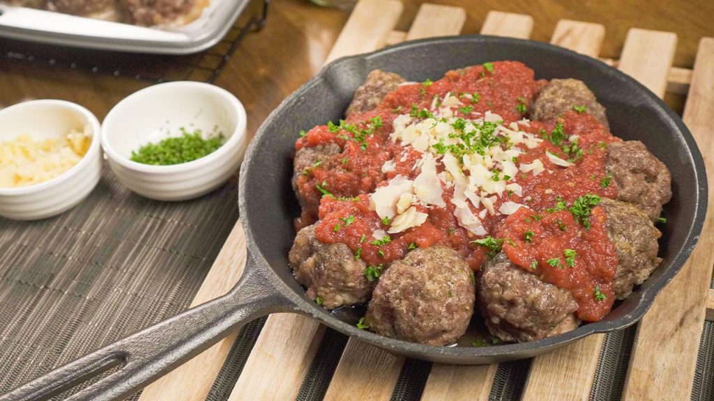 Easy Olive Garden Chicken Meatball Recipe 2023 - AtOnce