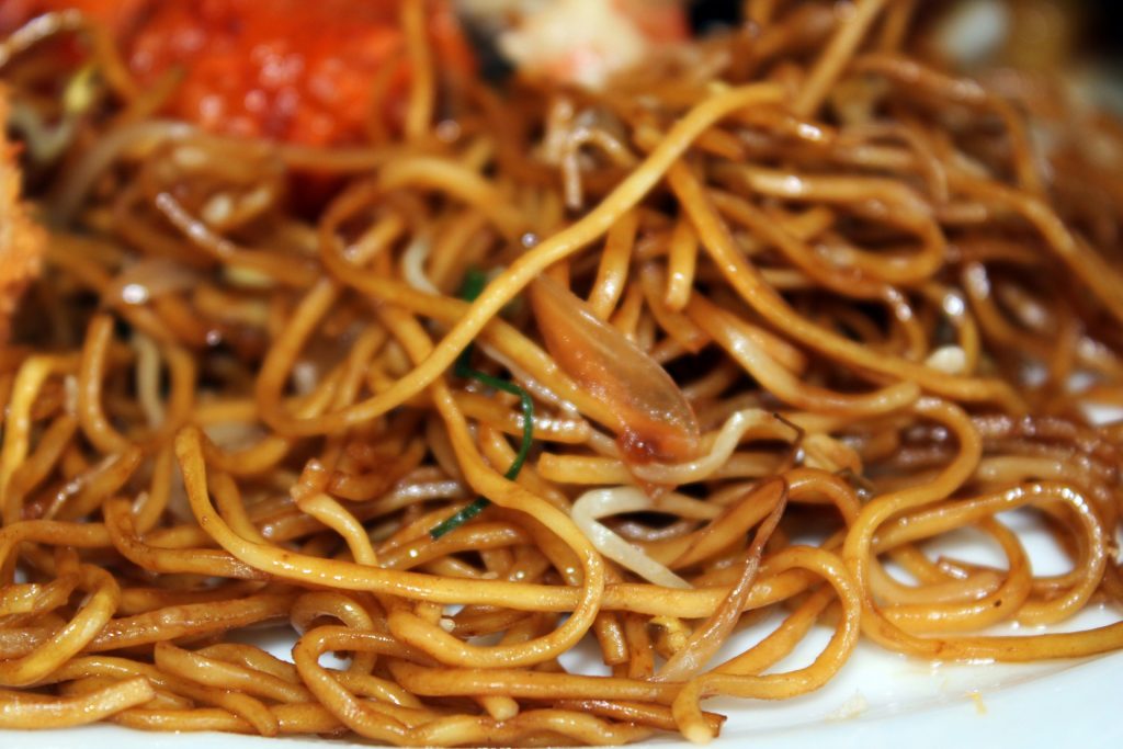 delicious cantonese chow mein