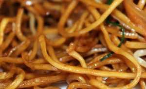 delicious cantonese chow mein