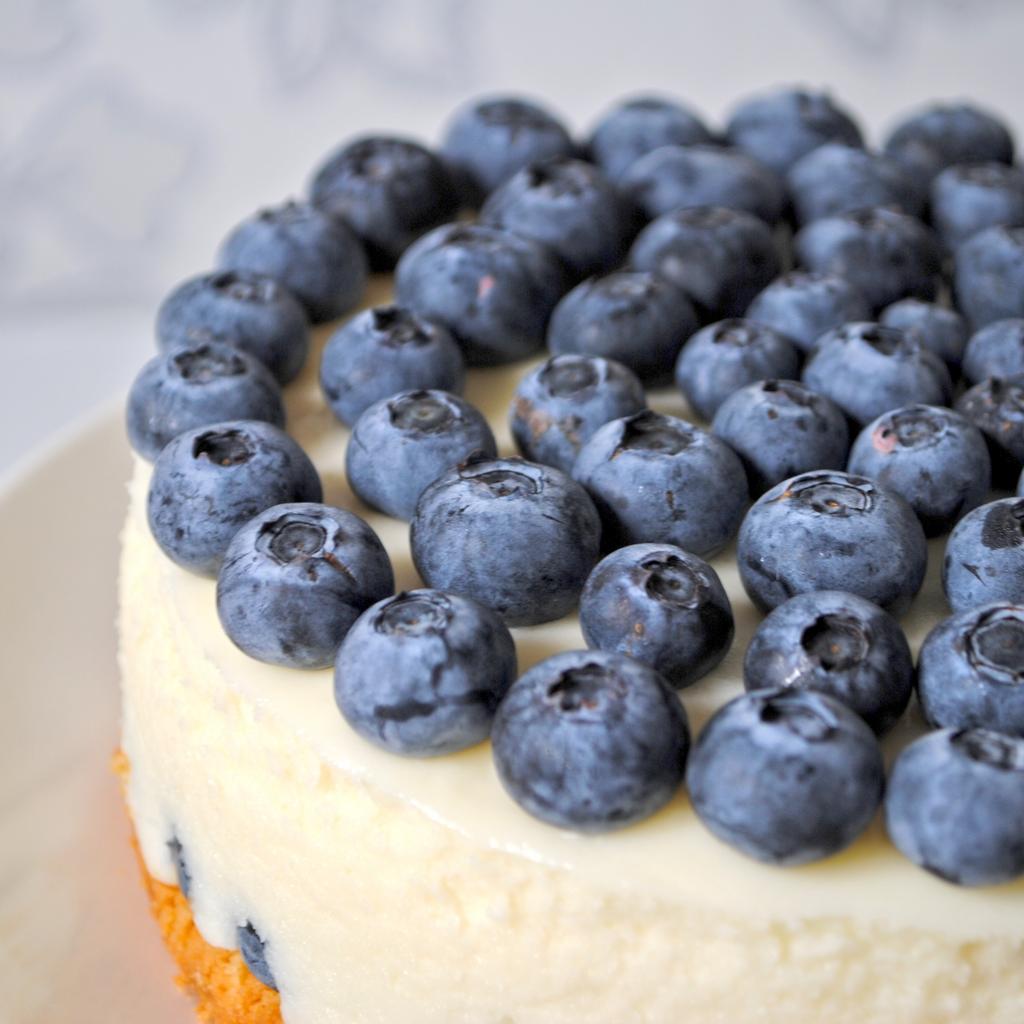 easy blueberry cake with cream cheese icing