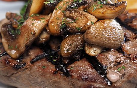 garlic pork chops with black mashrooms
