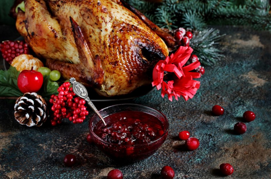 https://recipes.net/wp-content/uploads/2020/09/hickory-smoked-turkey-with-cranberry-bbq-sauce-e1602142013342.jpeg