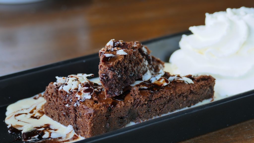 delicious ice cream dirt cake