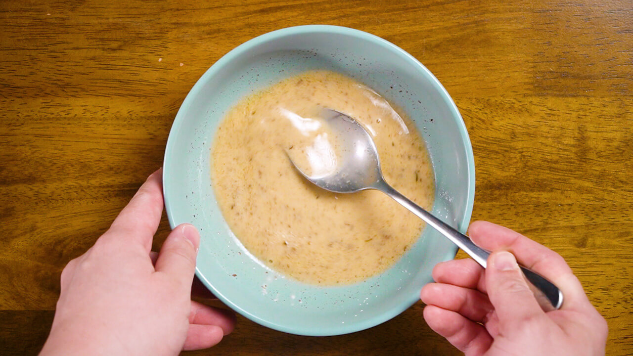 making cornstarch slurry in a bowl