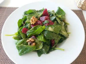 healthy spinach salad