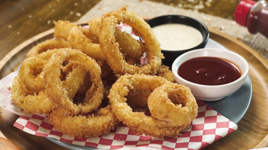 Panko Crusted Onion Rings Recipe, homemade crispy onion rings breaded with panko bread crumbs