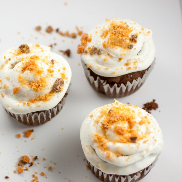 butterfinger cupcakes