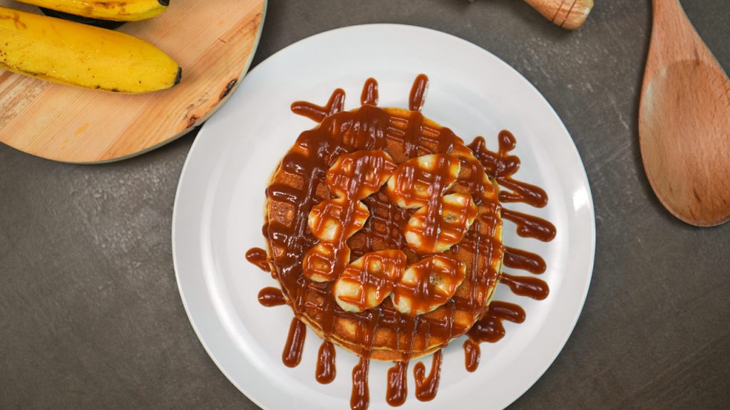 Copycat Denny’s Caramel Banana Pancakes Recipe