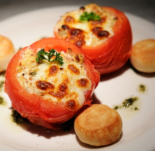 cheesy stuffed tomato