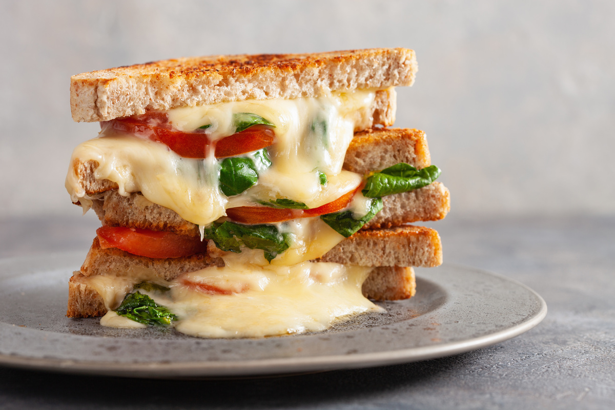 grilled cheese with tomatoes