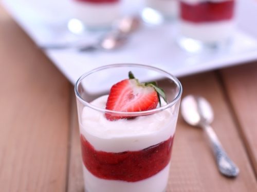strawberry dessert shots