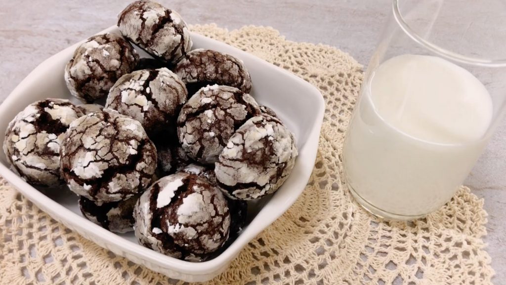 Best Fudgy Chocolate Crinkle Cookies Recipe