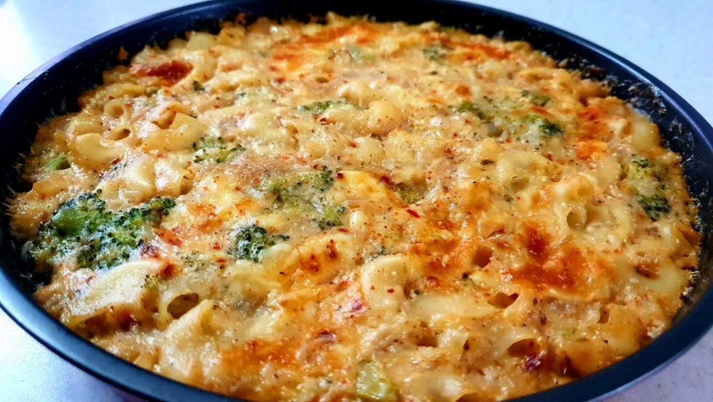 Broccoli-Chicken-Mac-and-Cheese