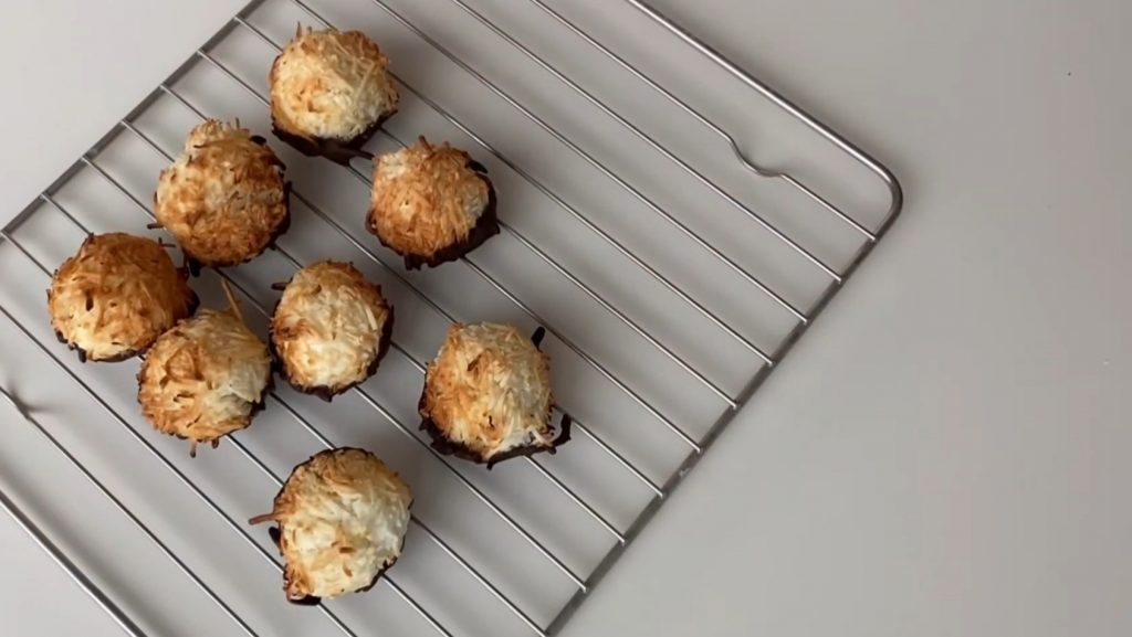 Chewy Coconut Macaroons Recipe