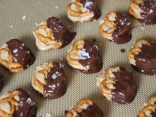 Chocolate Covered Peanut Butter Pretzels Recipe