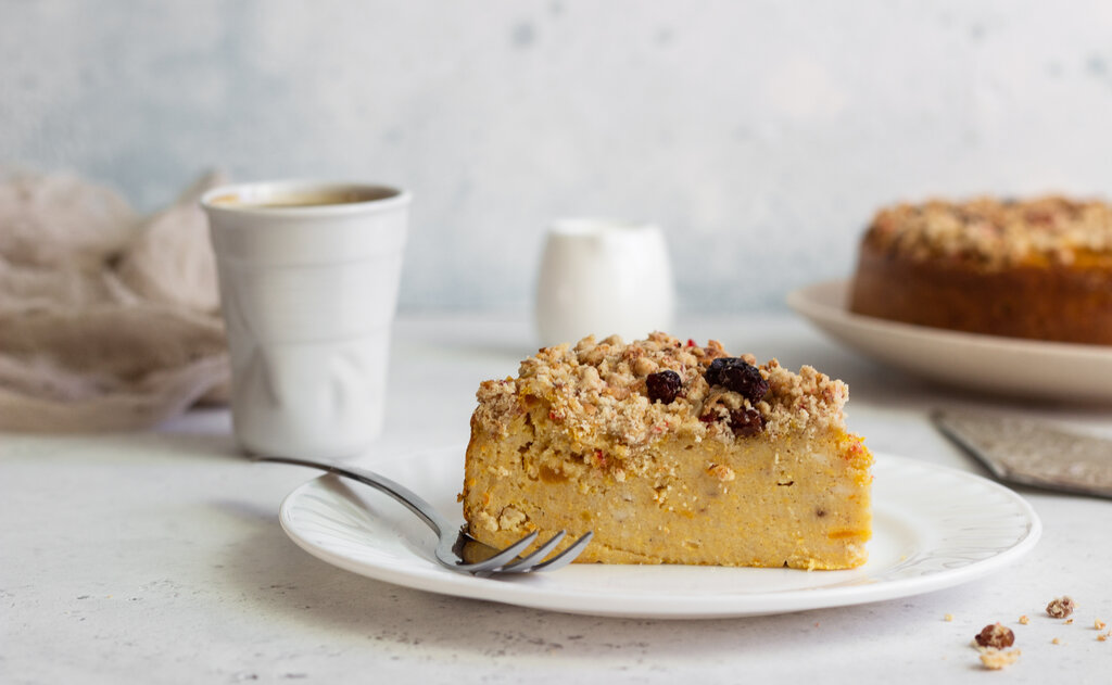 Crustless Pumpkin Pie Recipe, pumpkin custard filling ropped with brown sugar and oats, a traditional thanksgiving dessert without the iconic crust