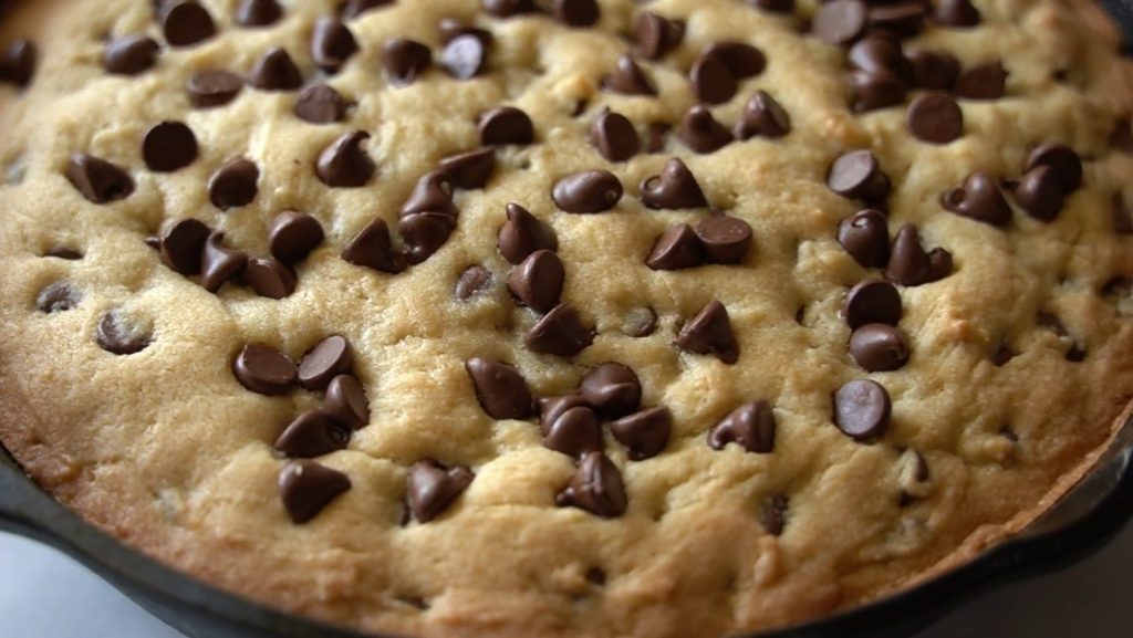 Peanut Butter Choc Chip Deep Dish Skillet Cookie (Low Fat) Recipe