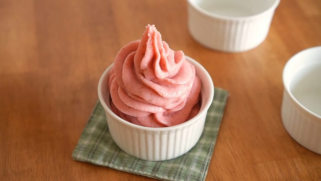 Strawberry Frozen Yogurt Recipe
