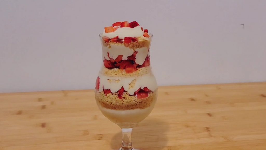 3-Ingredient Strawberry Cheesecake Parfaits Recipe