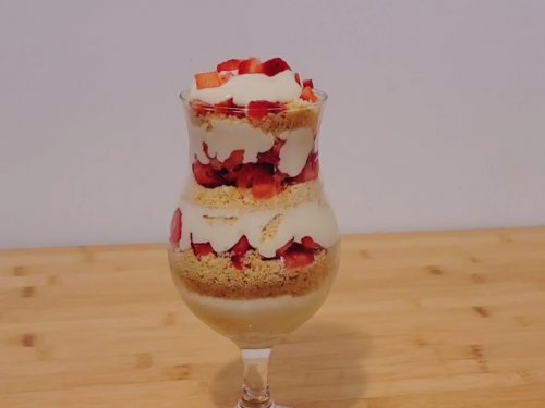 3-Ingredient Strawberry Cheesecake Parfaits Recipe