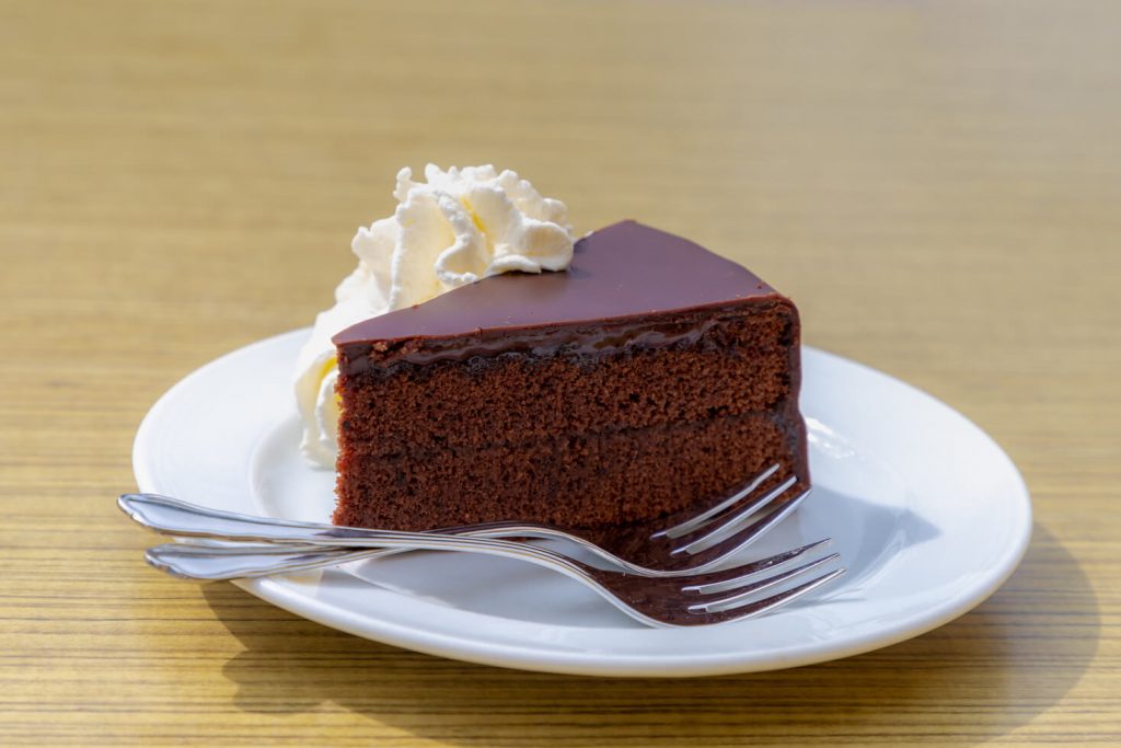 3-ingredient flourless chocolate cake recipe