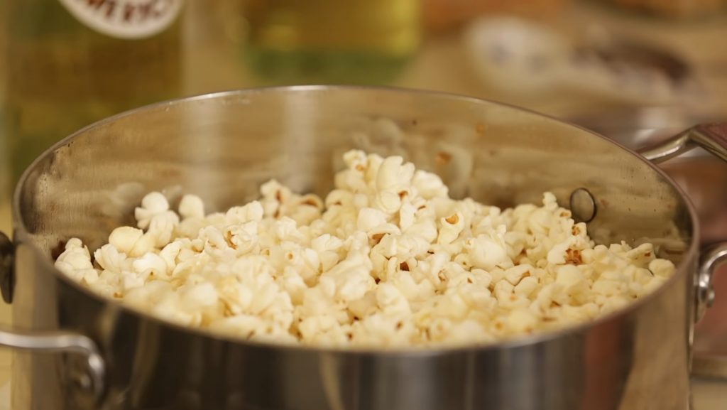 How to Pop Popcorn on the Stove