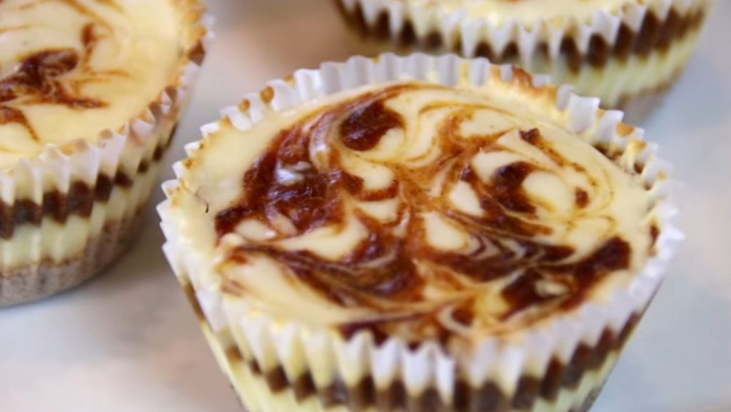 Pumpkin Swirl Cheesecake Yogurt Cupcakes Recipe