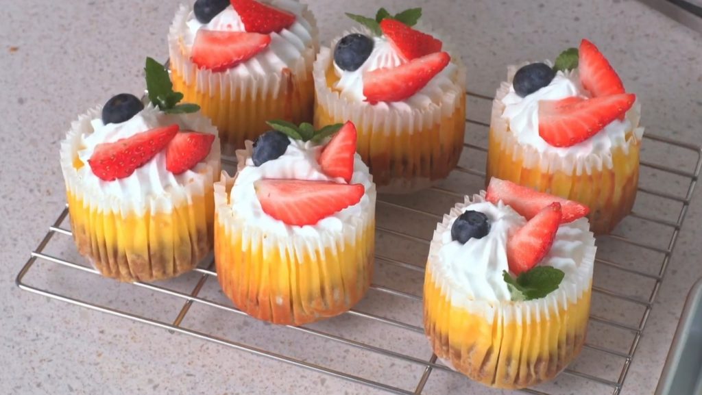 Red, White and Blueberry Cheesecake Cupcakes Recipe