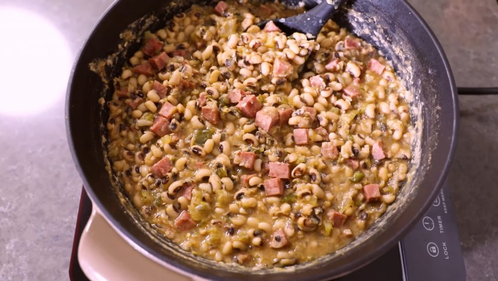 Slow Cooked Black Eyed Peas with Ham Recipe