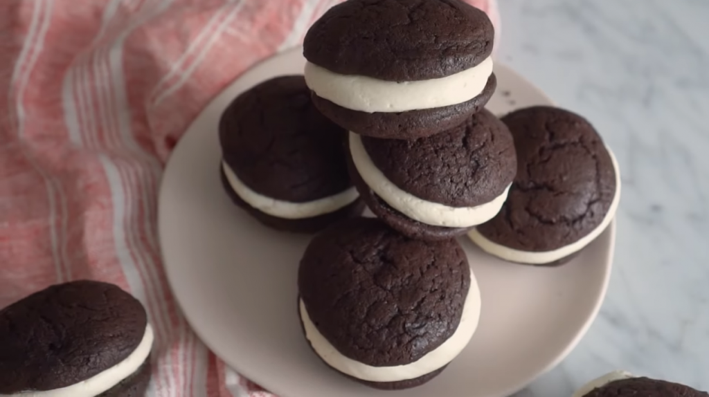 lavender-whoopie-pies-with-vanilla-bean-frosting-recipe